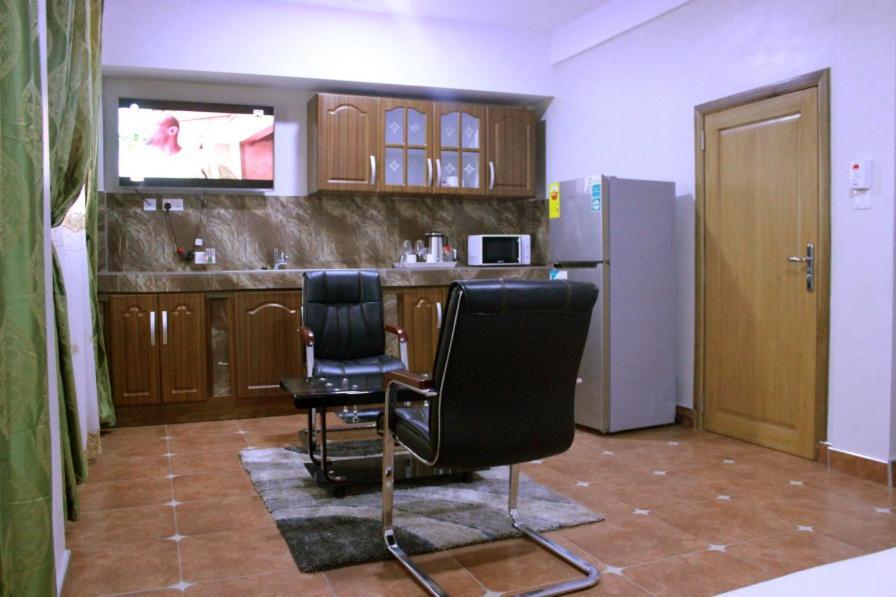 Royal Baron Hotel Kumasi Buitenkant foto