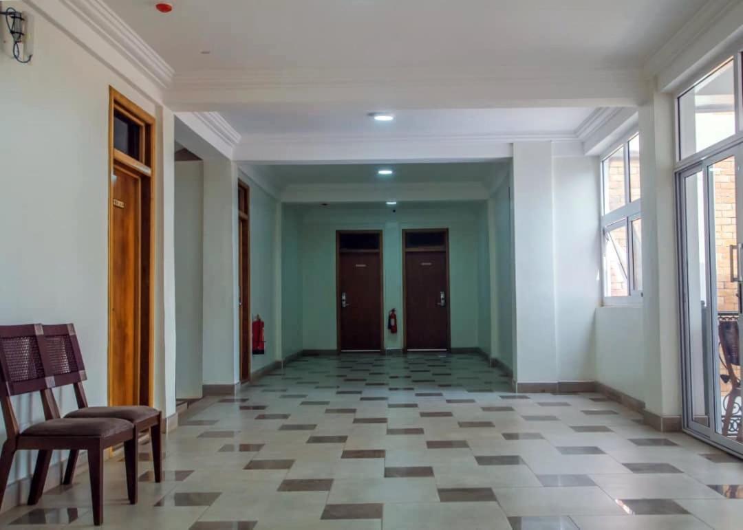 Royal Baron Hotel Kumasi Buitenkant foto